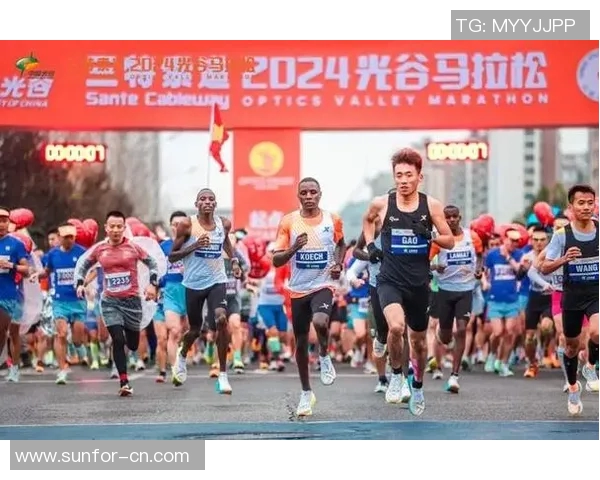 武汉街舞队在城市马拉松中的拼搏故事与奋斗精神展现 武汉街舞队在城市马拉松中的拼搏故事与奋斗精神展现