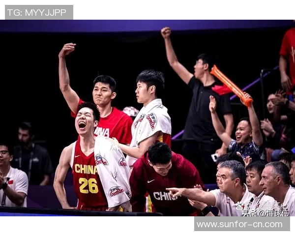 周鹏：从篮球场上的拼搏者到人生舞台上的奋斗典范