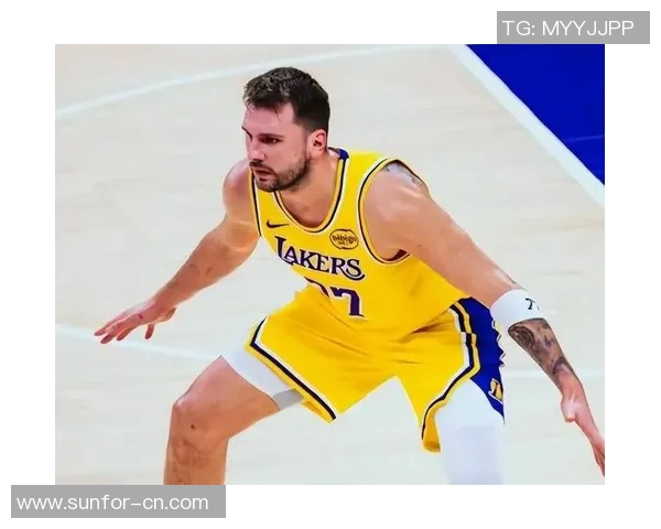 湖人对掘金比赛精彩回顾及得分分析,揭示双方表现亮点与关键时刻 湖人对掘金比赛精彩回顾及得分分析,揭示双方表现亮点与关键时刻