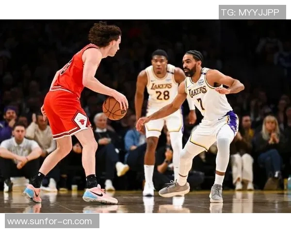 2001年湖人与公牛的经典对决回顾与精彩瞬间分析 2001年湖人与公牛的经典对决回顾与精彩瞬间分析